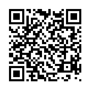 强悍的攻击瞬间将面前的封印破开二维码生成