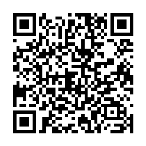 当一个男人在你面前抱着你哭的像一个孩子一样时二维码生成