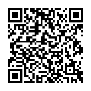 当下这个船正在这条寂静得可怕的河流上面滑行二维码生成