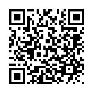 当他的目光落向两人牵在一起的手时二维码生成