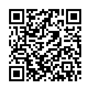 当其中一名保安看到手中的金卡时二维码生成