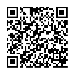 当初何月被这几个女人在寝室里逼迫脱光了衣服二维码生成