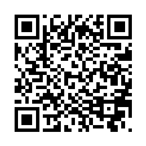 当地的一家企业老总就想跟我们合作二维码生成