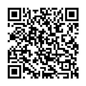 当她端上一盘显然失败到极点的菜放在桌子上时二维码生成