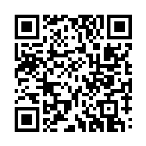 当整座厚实大门全部平齐入顶部的门檐后二维码生成