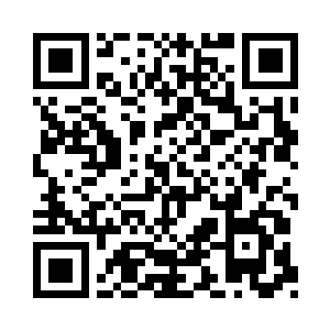 当时是我的父亲亲自护送少主和大人前往的二维码生成