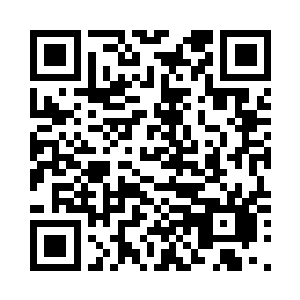 当服务员转身再去端另一份菜的时候二维码生成