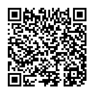 当然他们这样无条件的相信的重要原因是这些人身上佩戴的那黑呼呼的武器二维码生成
