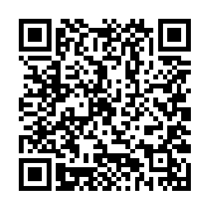 当然还不住的冲着那三个人打着眼色祈求三人能看懂二维码生成