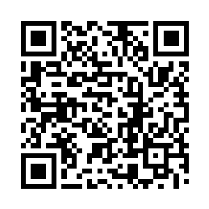 当看着船上有同事跳到海水里来救自己的时候二维码生成