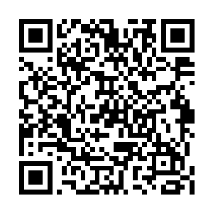 当着叶凡的面就爱那个身子唯一的一层纱巾脱掉二维码生成