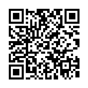 彭长富忽然慌慌张张的闯进他们的教室二维码生成