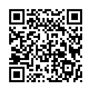 往眼睛里滴了几滴缓解干涩的药水二维码生成