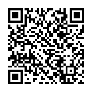 径自感觉到前方一股强大的气势牢牢地锁定了自己二维码生成