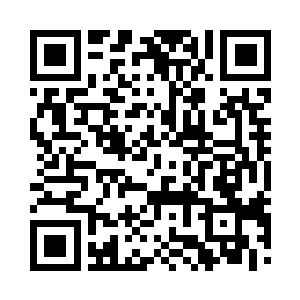 待苏凡刚刚把买来的衣服扔到车的后备箱二维码生成