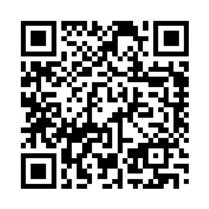 很快一颗金黄的梨子就从树上掉了下来二维码生成