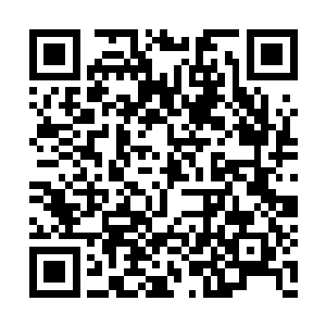 很快他就想起那位姑娘眼中满满的自信……她说二维码生成