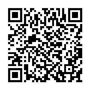 很快就发生了一件让他很高兴但是很生气的事情二维码生成