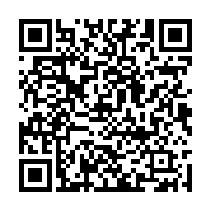 很快就在前方的不远处发现了一个隐蔽的空间入口二维码生成