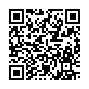 很自然的为凤君曜脱去衣服和鞋子二维码生成