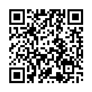 很谨慎地盯着周围这些不怀好意的员工二维码生成