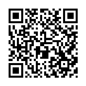 很轻易地便找到三少提供照片上的女子二维码生成