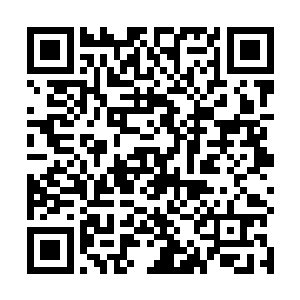 徐忠厚老伴不知道什么时候已经站在门口无声地倾听了二维码生成