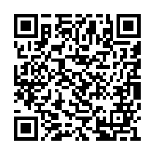 徐成的目光扫过冷轻语前凸后翘极为火辣的身体二维码生成