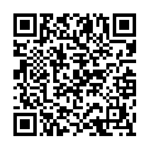 徐贤突然想起自己昨晚换洗的衣物还在洗漱台上二维码生成