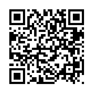 得到了肯定答复的中年男子嘴角微微上扬二维码生成