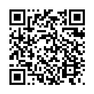 微微伸出手在她的头顶轻轻了拍了拍二维码生成