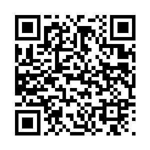 微微垂下的眼帘遮住了他所有的心思二维码生成