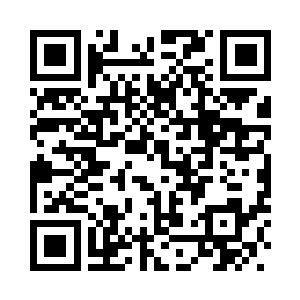 微笑着看着站在大堂门口的韩若诗二维码生成
