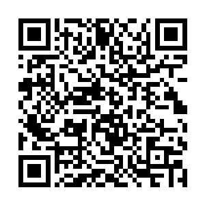 心里直觉的感到前台这个样子肯定和郁晨脱不了干系二维码生成