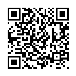 忘忧婆婆眼睛直勾勾的盯着着血珀珠二维码生成