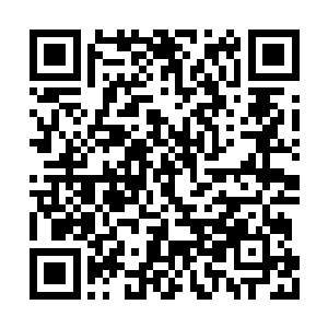 怀着忐忑不安的心情快步走过灵霄宝殿所在区域二维码生成