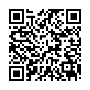 怡南就像个背在他背上的孝子一样蜷着二维码生成