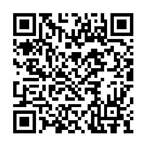 急忙从储物戒指中取出了一个传讯玉简呼叫起来二维码生成