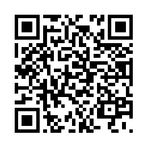 急忙把我蒙在她眼睛上的手扒拉下来二维码生成