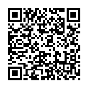 性感尤物萧媚媚习惯性的观察了一下周围的环境二维码生成