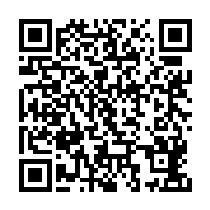 怪不得电视上那些恋人经常要做这个动作了……二维码生成