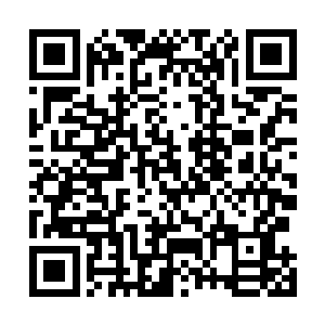 恐怖的力量使得他身下的湖水都剧烈的凹下去了百米多深二维码生成