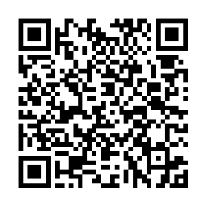 恰巧阿娣又发现大姑娘柜子里有一套正在做的男子衣袍二维码生成