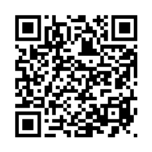 悠悠白嫩的小手猝不及防的抓上了陈白的耳朵二维码生成