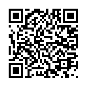 悲伤又微带嘲讽的审视着她的肉身二维码生成