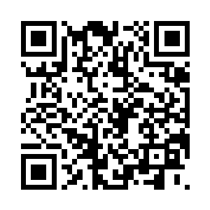 惊疑不定的看着风清扬藏身的死角之处二维码生成