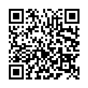 惨叫声在这并不算宽敞的小饭馆大厅中响起二维码生成