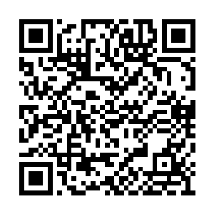 想到昨日两人在梨花木雕花椅子之上的疯狂行为二维码生成