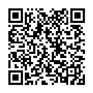 想念那个能用结实的手臂将她牢牢扣在怀里的男人二维码生成