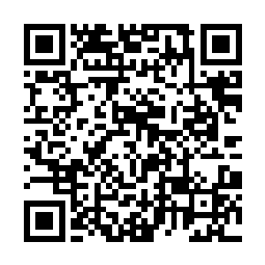 意外在他的藏宝箱中发现了这个被重重包裹着的玉佛二维码生成